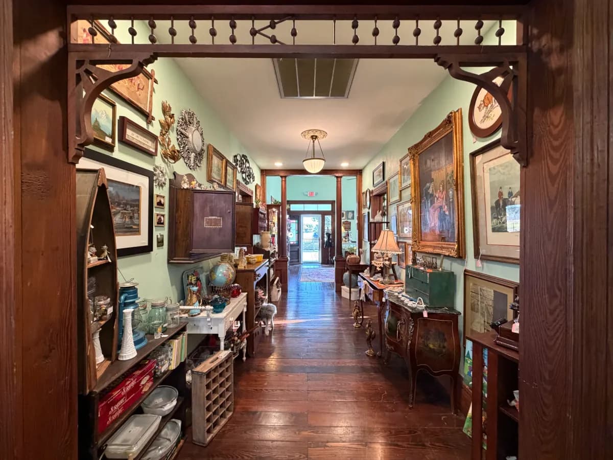 Vintage Cottage gallery photo 2